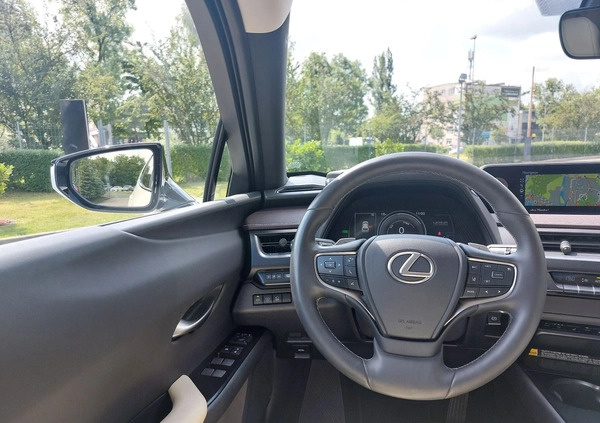 Lexus UX cena 264900 przebieg: 10535, rok produkcji 2022 z Szczecin małe 596